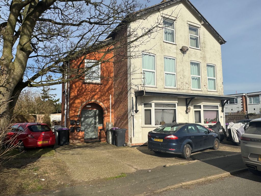 Property photo 1 of 5