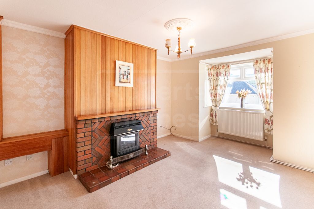 Property photo 2 of 15 Lounge