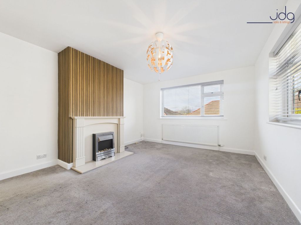 Property photo 3 of 14 Living Room