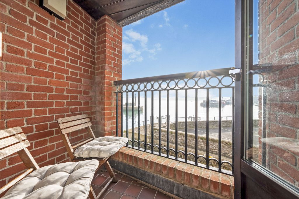 Property photo 1 of 18 Photography