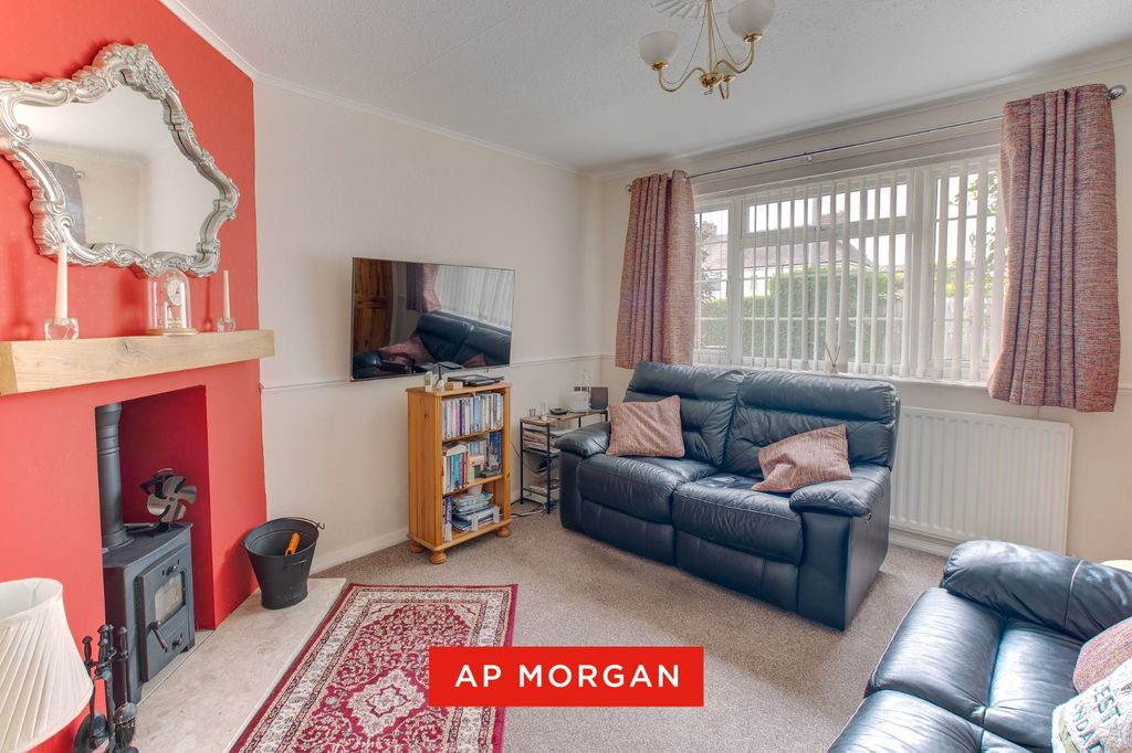 2 bed terraced house for saleDragoon Fields, Aston Fields, Bromsgrove, Worcestershire B60 photo 5