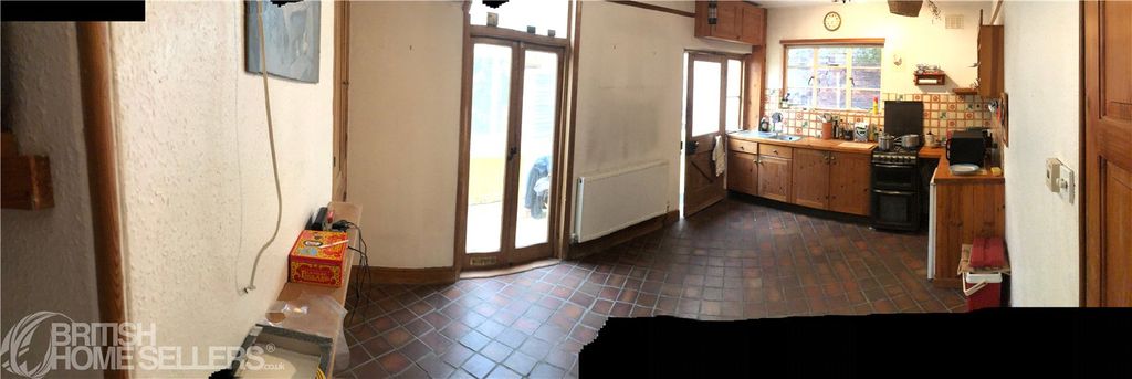 Property photo 2 of 15 Picture No. 12