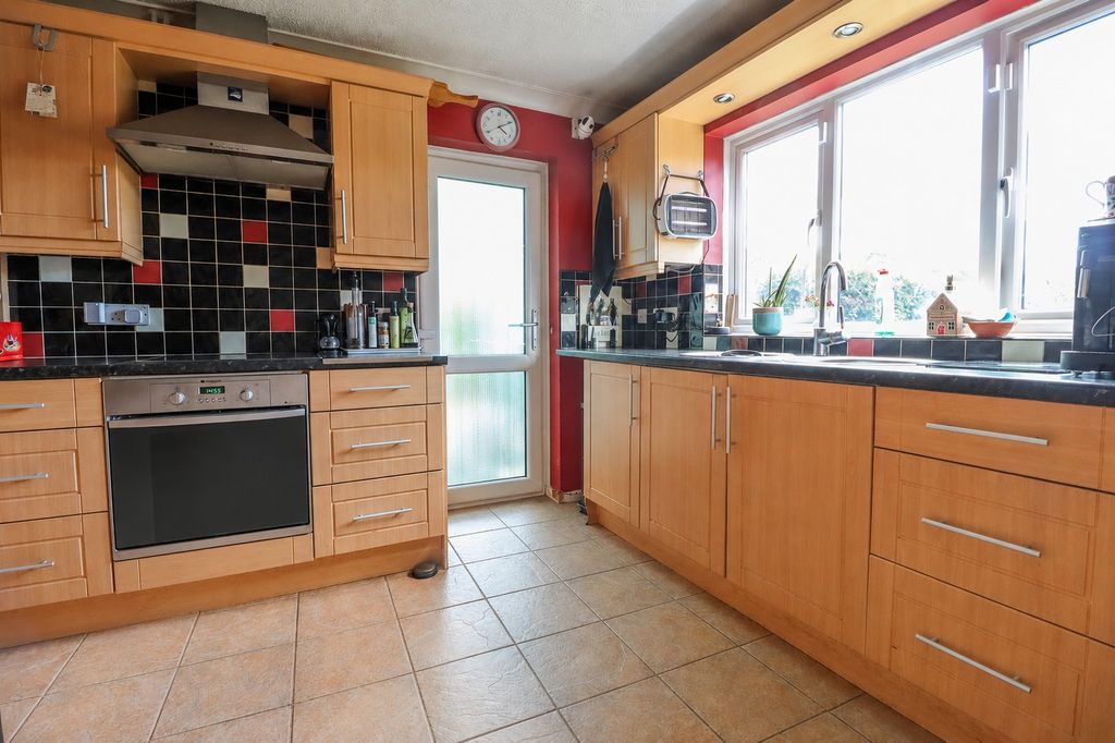 Property photo 2 of 28 5073844