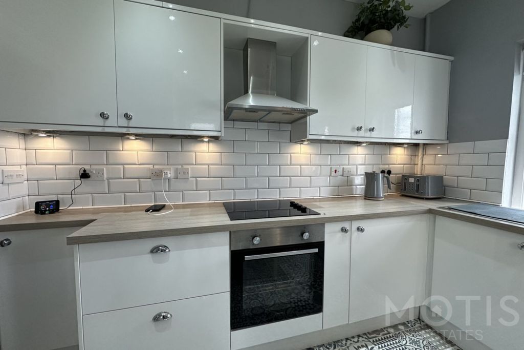 Property photo 3 of 18 Photo 1