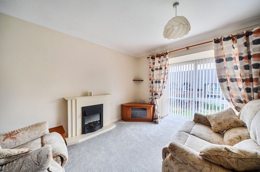 Property photo 2 of 13 1418637-8-69A1Cf7...