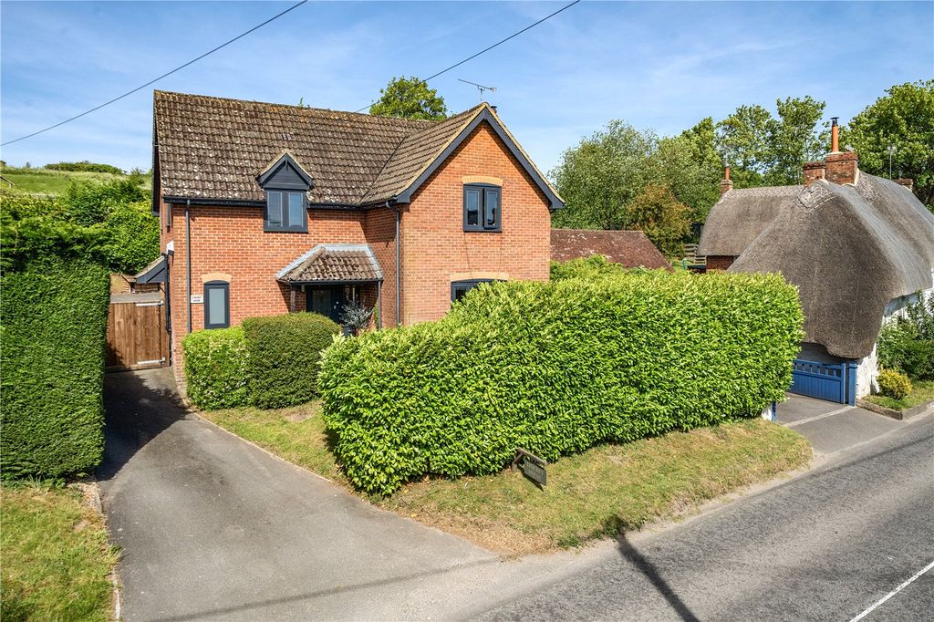 Property photo 1 of 15 Lynchet House