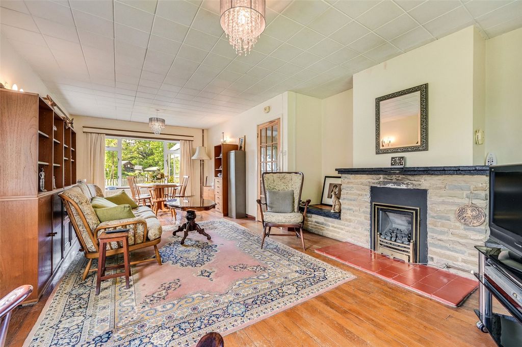 Property photo 3 of 19 Sitting/Dining Room