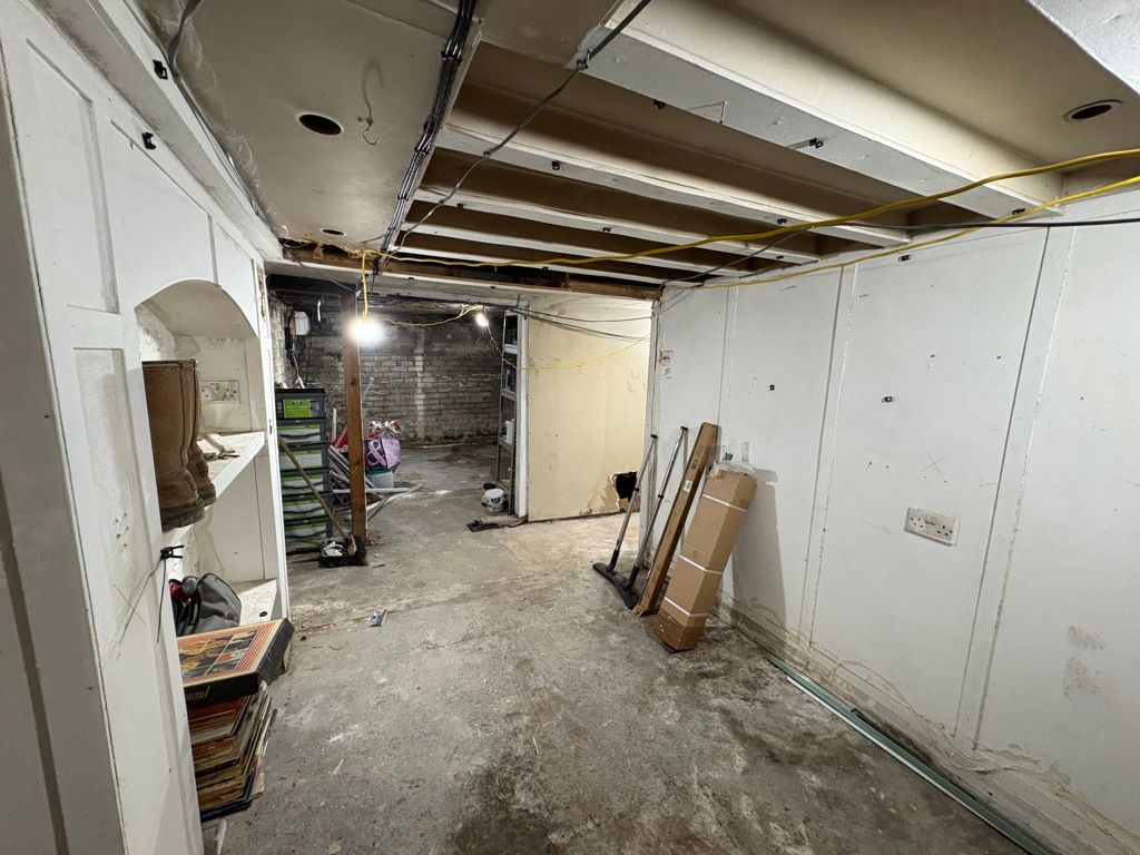 Property photo 3 of 8 Photo 5