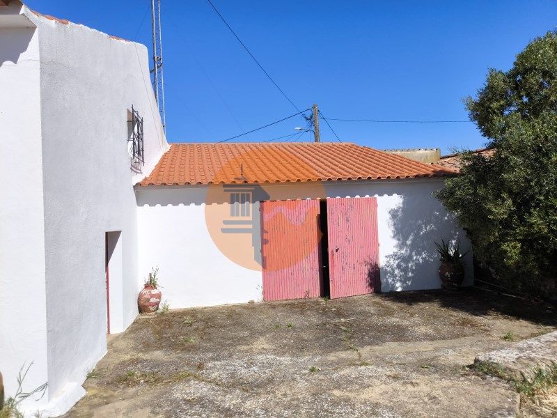 Property photo 2 of 32