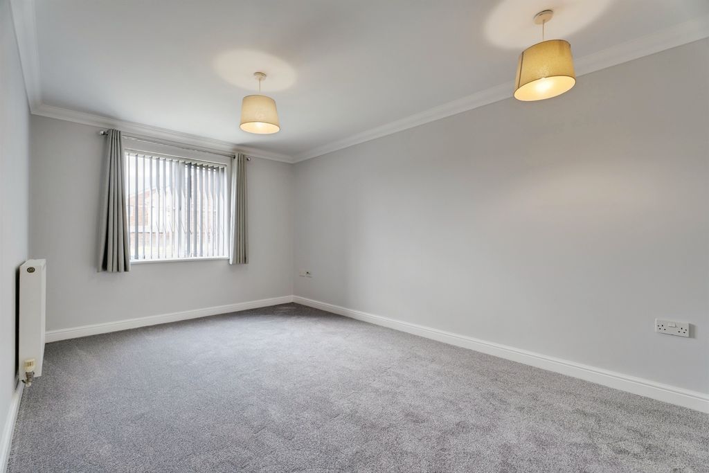 Property photo 3 of 11