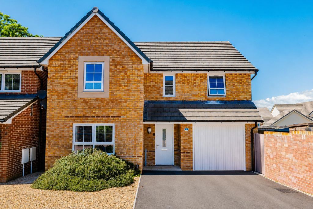 Property photo 1 of 34 9B9d7988-4A0B-4Ad9-98Ea-4Aa9A216548A.Png