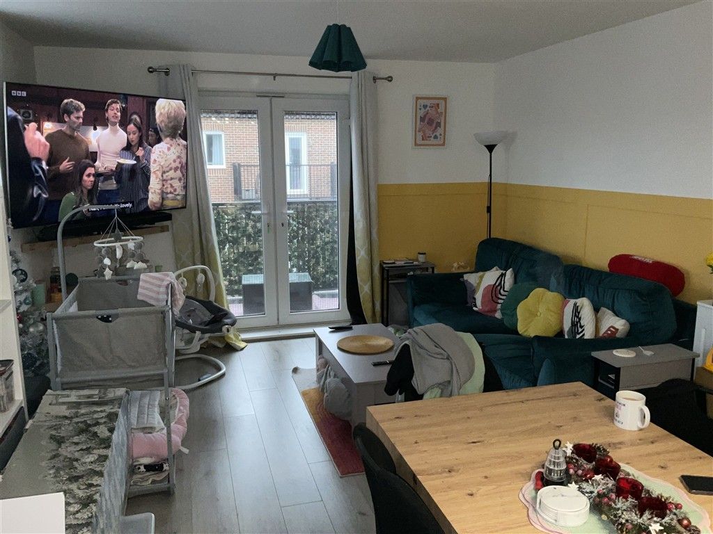 Property photo 3 of 7 Lounge/Diner