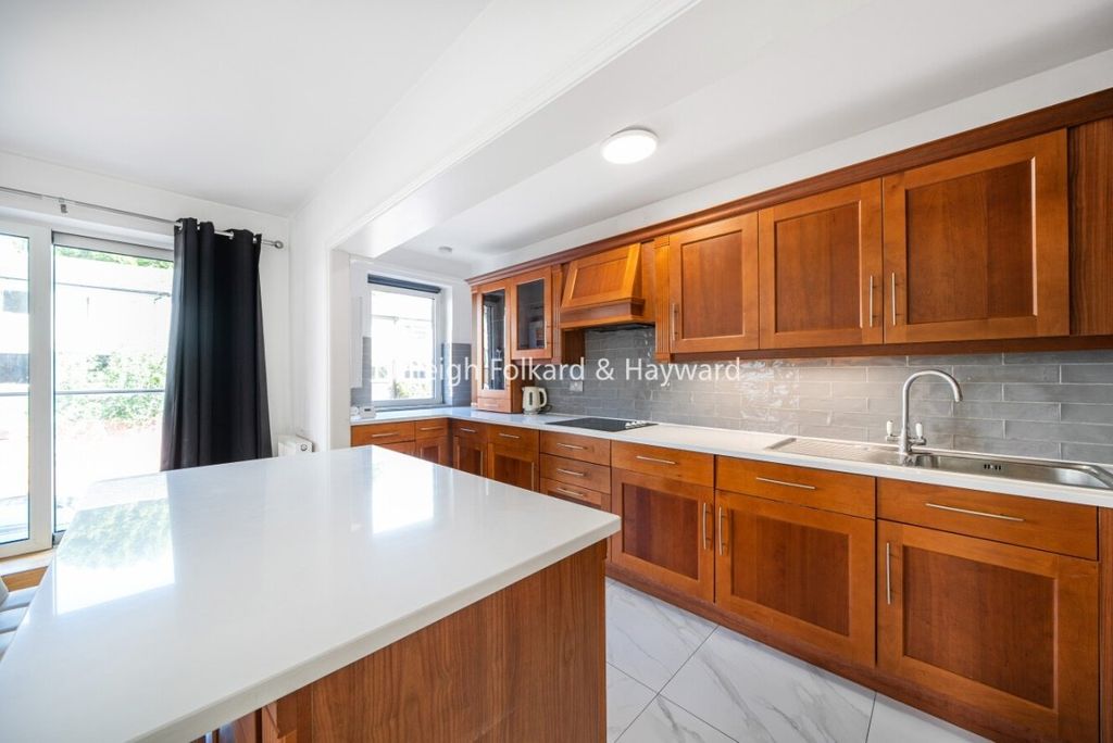 Property photo 3 of 13 Picture No. 02