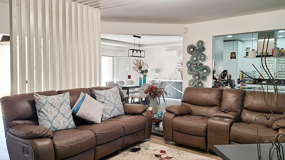 Property photo 3 of 29 Sophisticated 4 Bedroom Villa For Sale In Loule