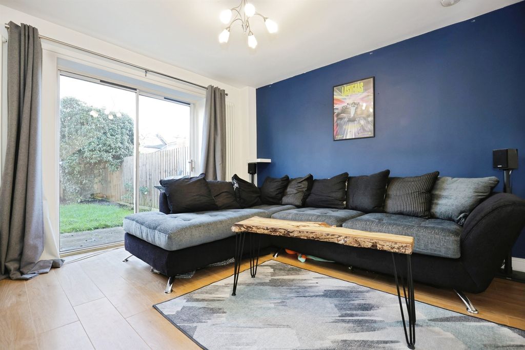 Property photo 3 of 9