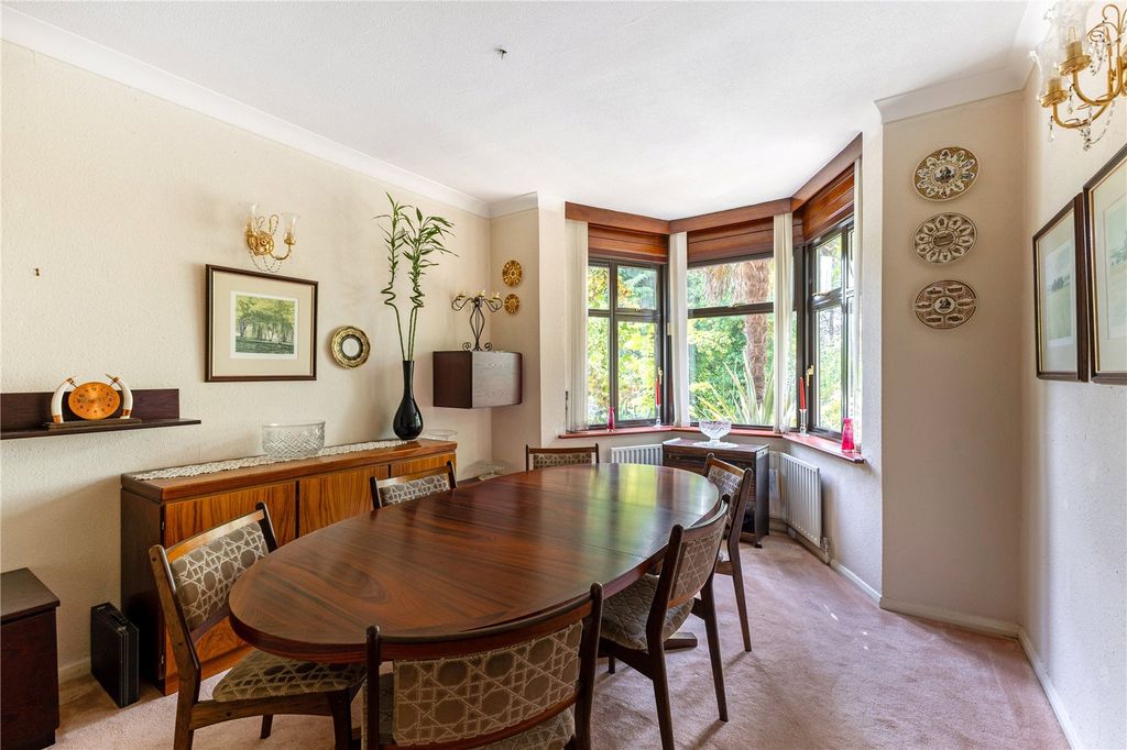 Property photo 3 of 19 Dining Room