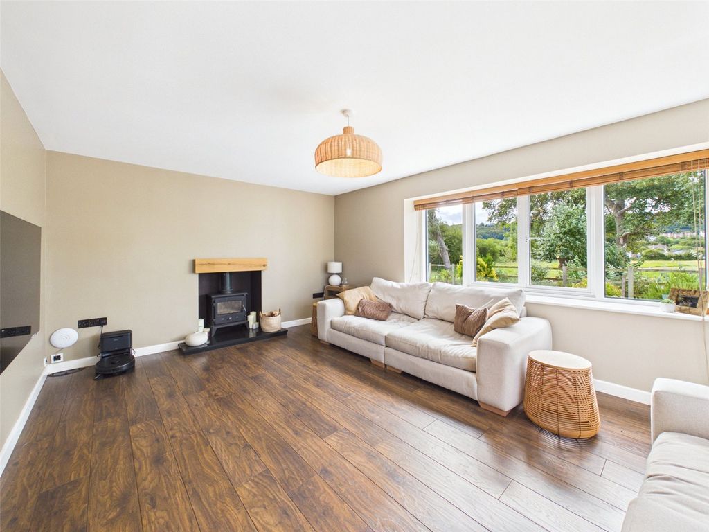 Property photo 2 of 32 Picture No. 33