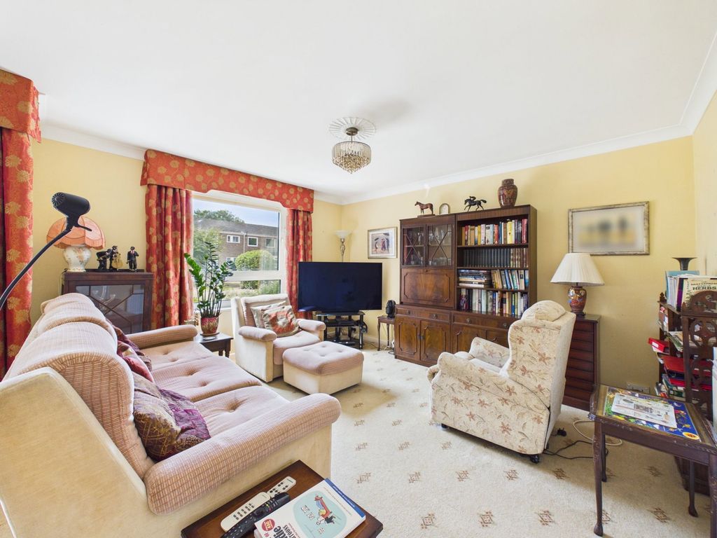 Property photo 2 of 13