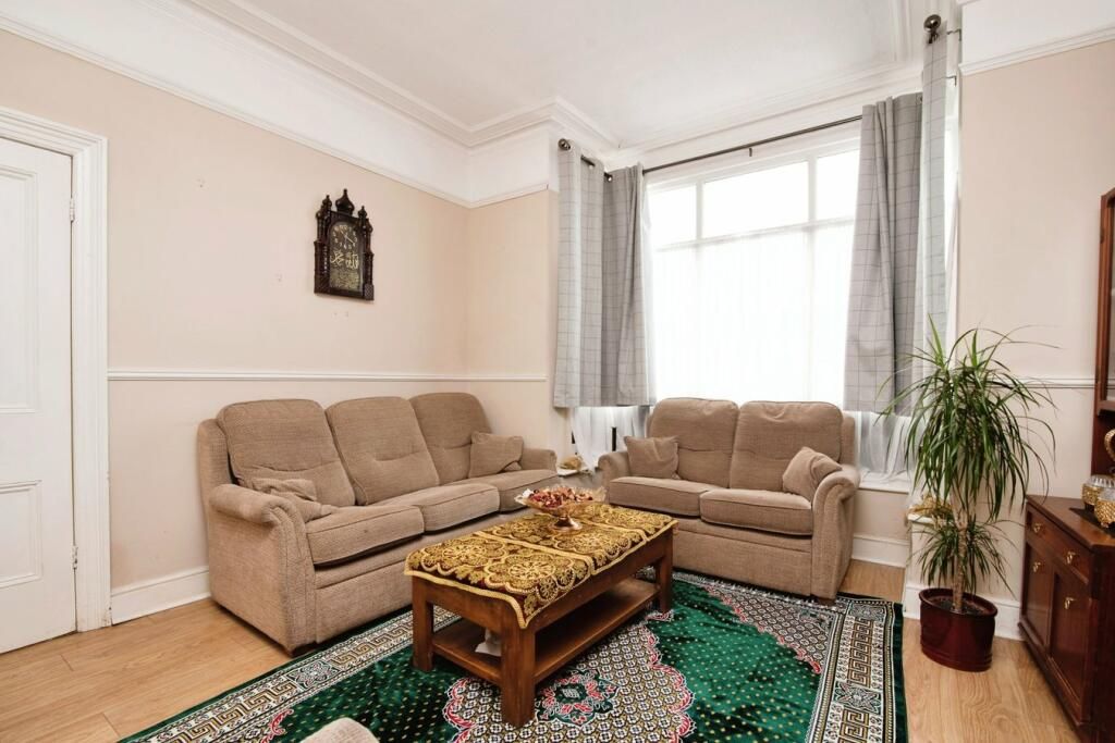 Property photo 2 of 18