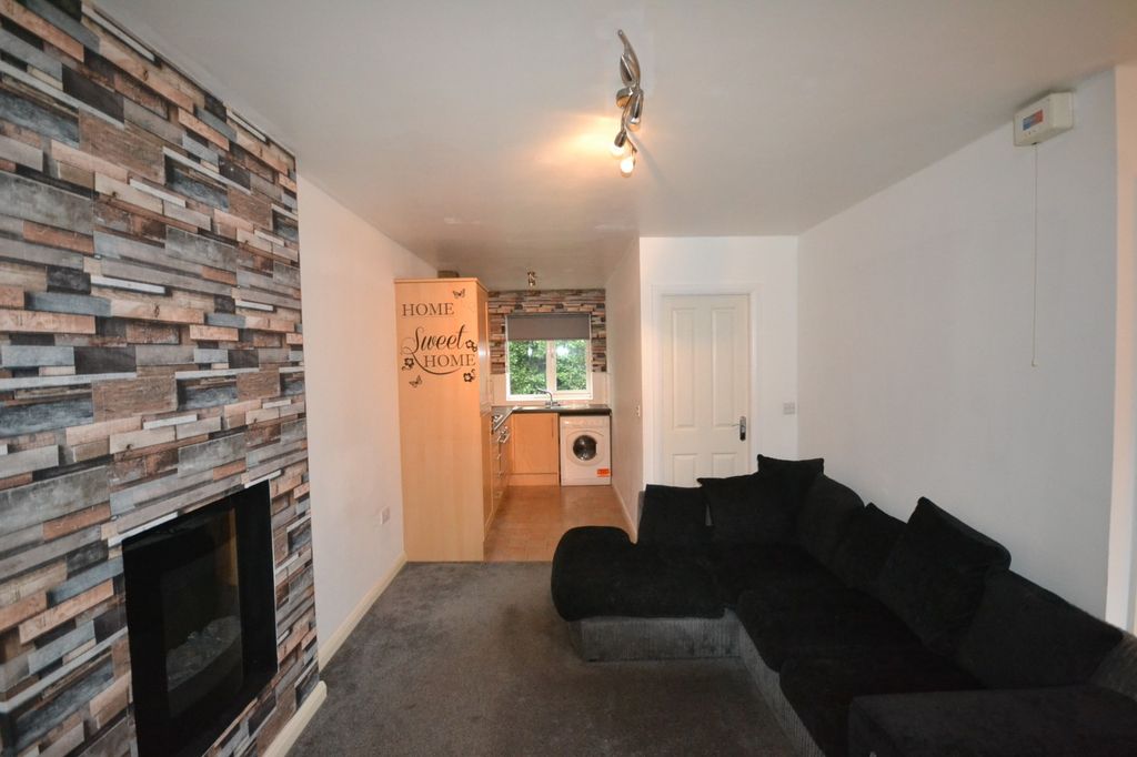 Property photo 2 of 4 Lounge Kitchen