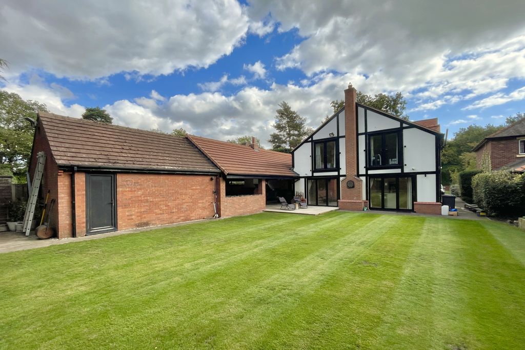 Property photo 2 of 45 44