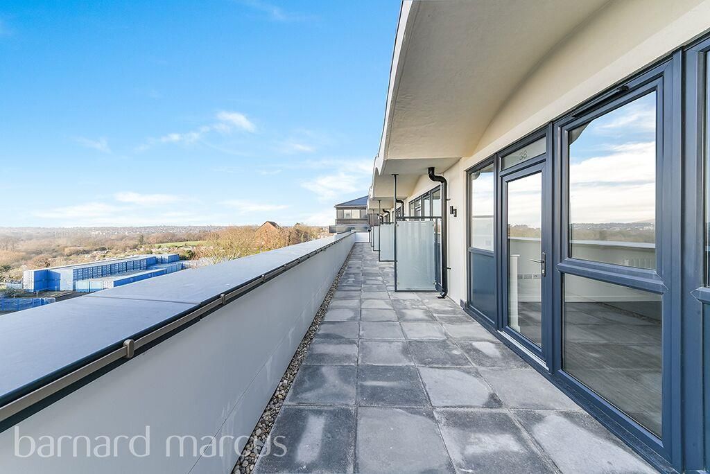 Property photo 2 of 7 Balcony