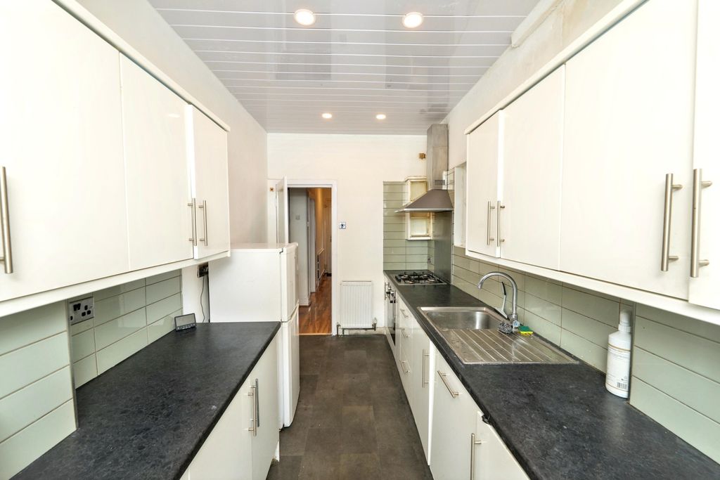 Property photo 3 of 13 Image 2