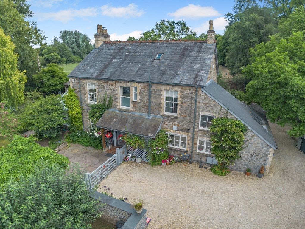 Property photo 1 of 68