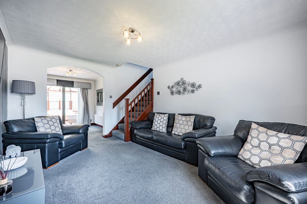 Property photo 3 of 46