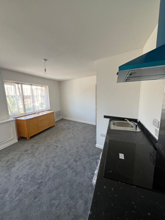 Property photo 1 of 5 1 Bedroom Flat For Rent