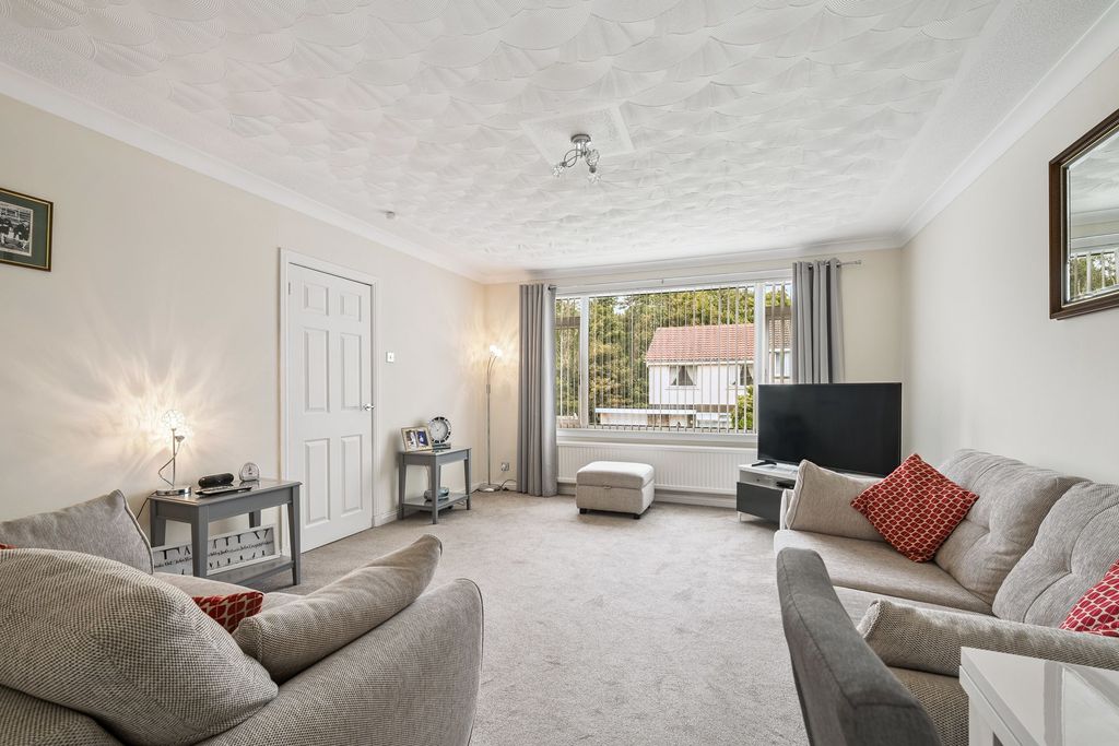 Property photo 3 of 25 Lounge