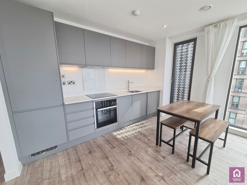 Property photo 3 of 18 Pbox-Img.Jpg