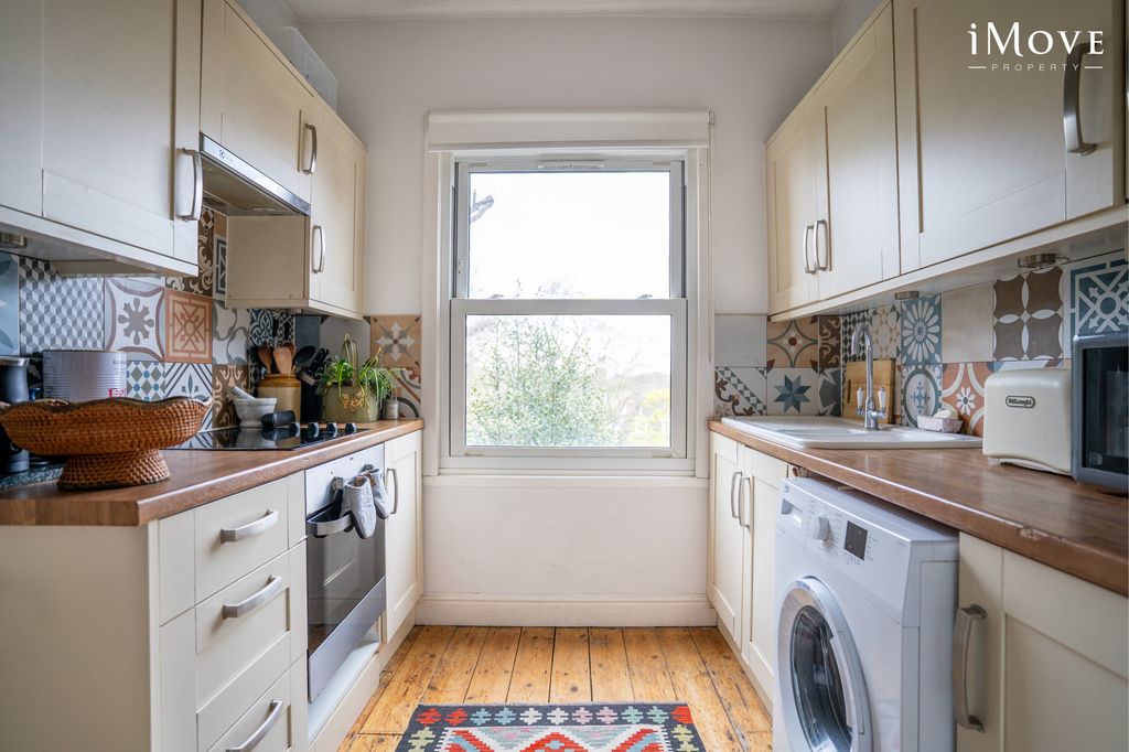 Property photo 3 of 23