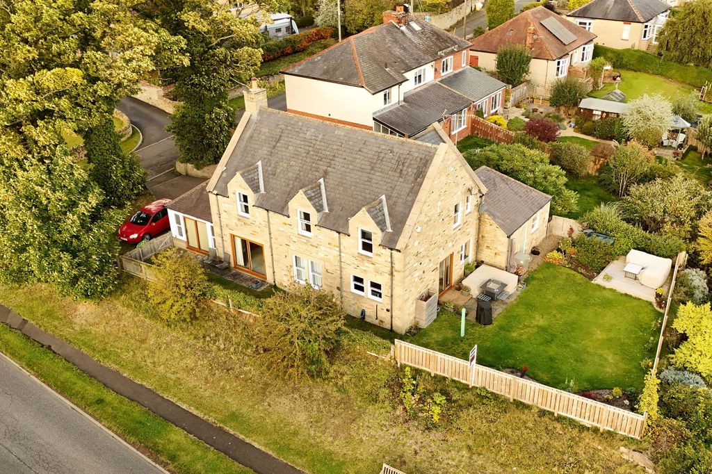 Property photo 1 of 31