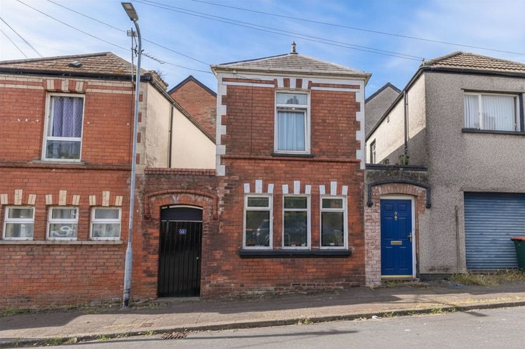 Property photo 3 of 36