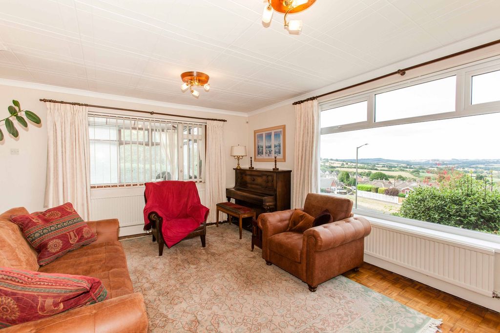 Property photo 2 of 37