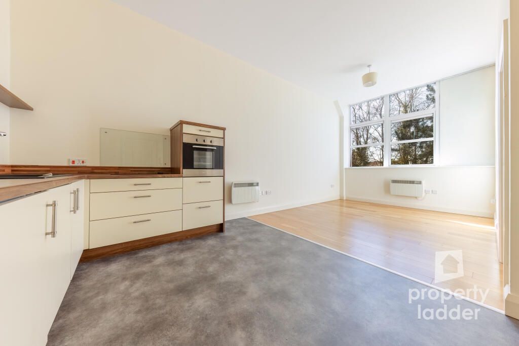 Property photo 2 of 11 Bde78d5d2F0B4134dc497E8922A54020