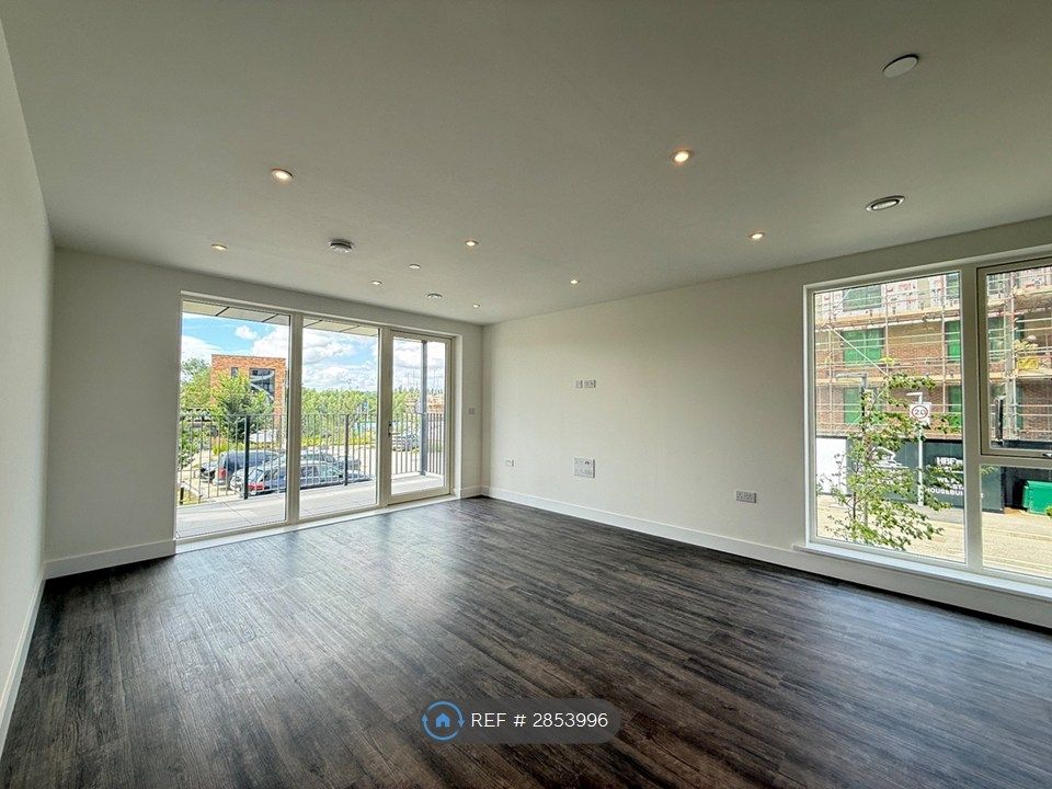 Property photo 3 of 14 Living Area