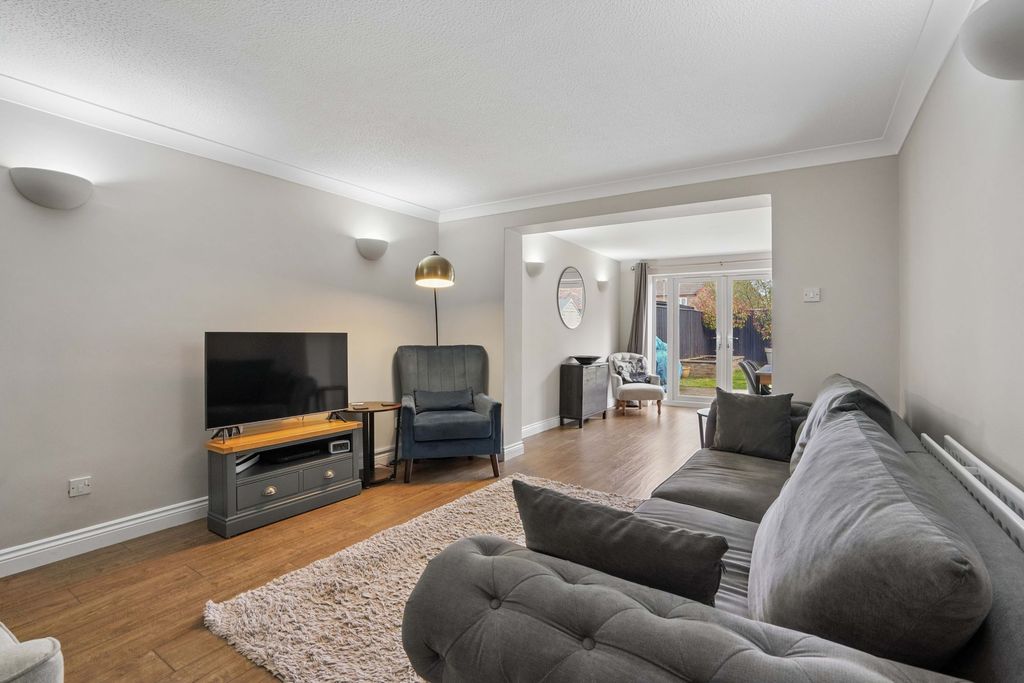 Property photo 2 of 18