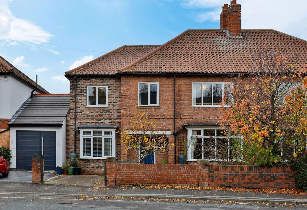 Property photo 1 of 26