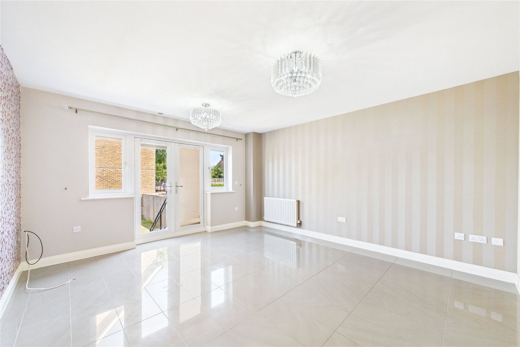Property photo 2 of 10 Picture No. 03