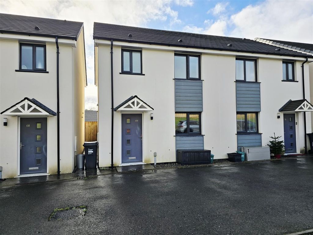 Property photo 1 of 17 Front View