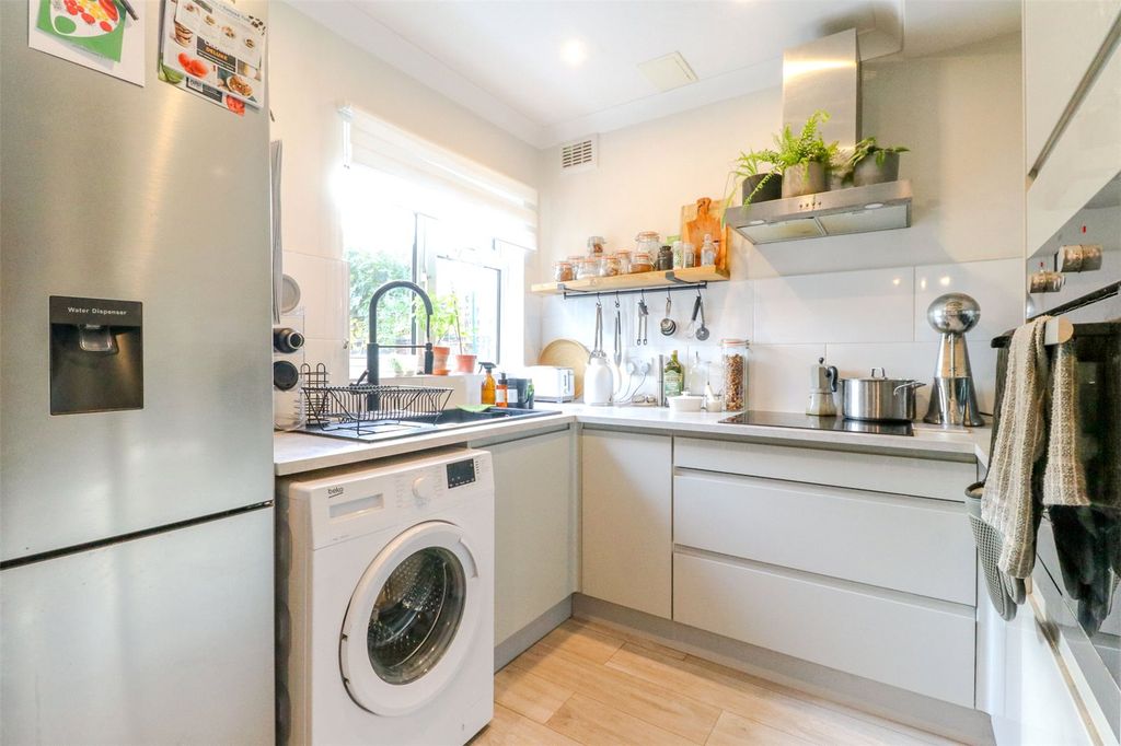 Property photo 3 of 37 Picture No. 29