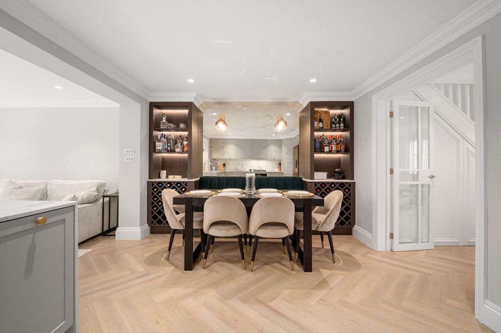 Property photo 3 of 21