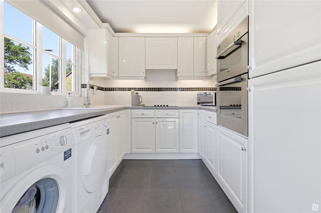 Property photo 2 of 14 Kitchen