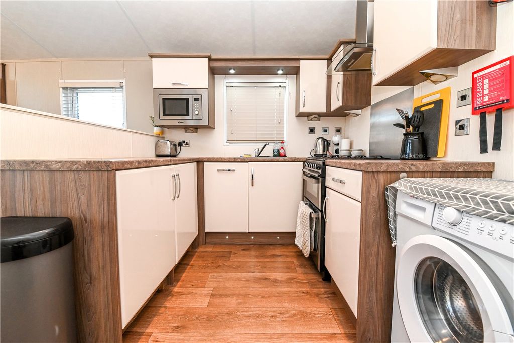 Property photo 2 of 15 Picture No. 03