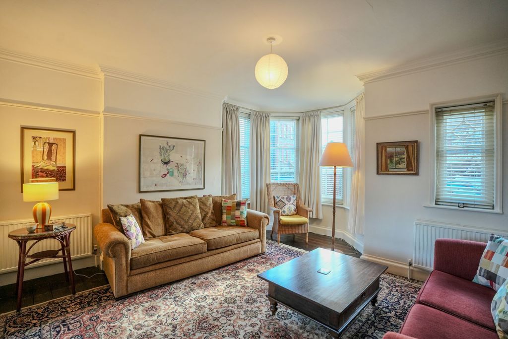 Property photo 3 of 38