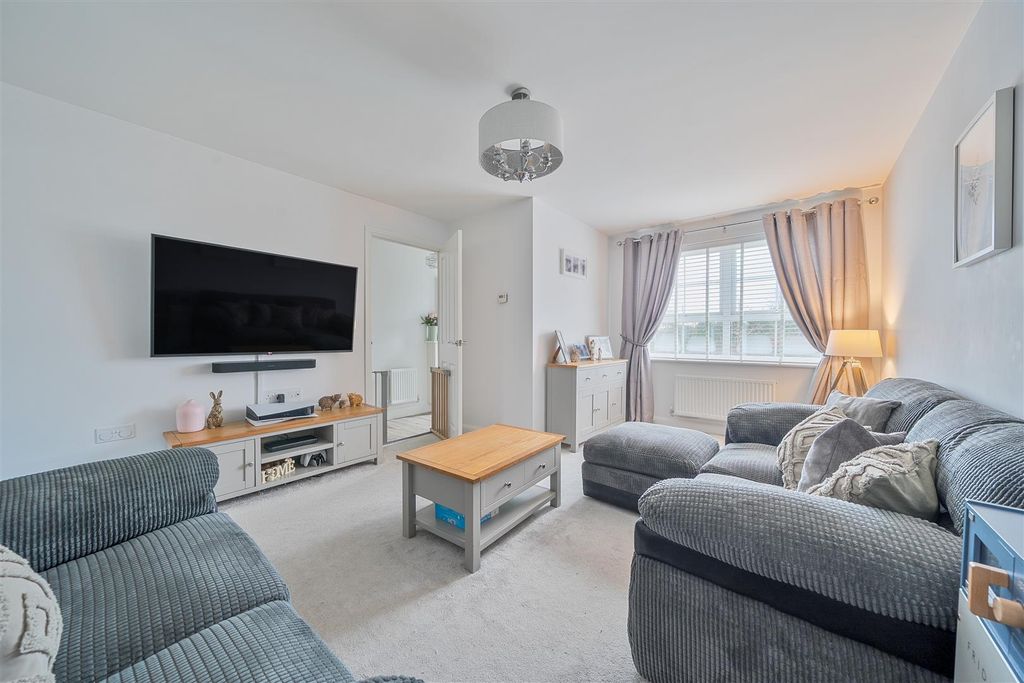 Property photo 2 of 20 Leypark Sitting Room.Jpg