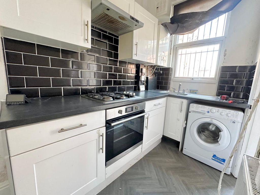 Property photo 2 of 5