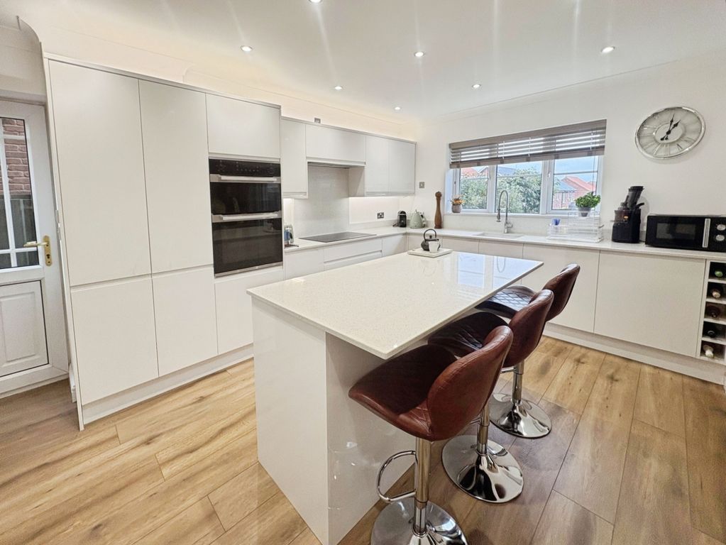 Property photo 2 of 37 Pbox-Img.Jpeg